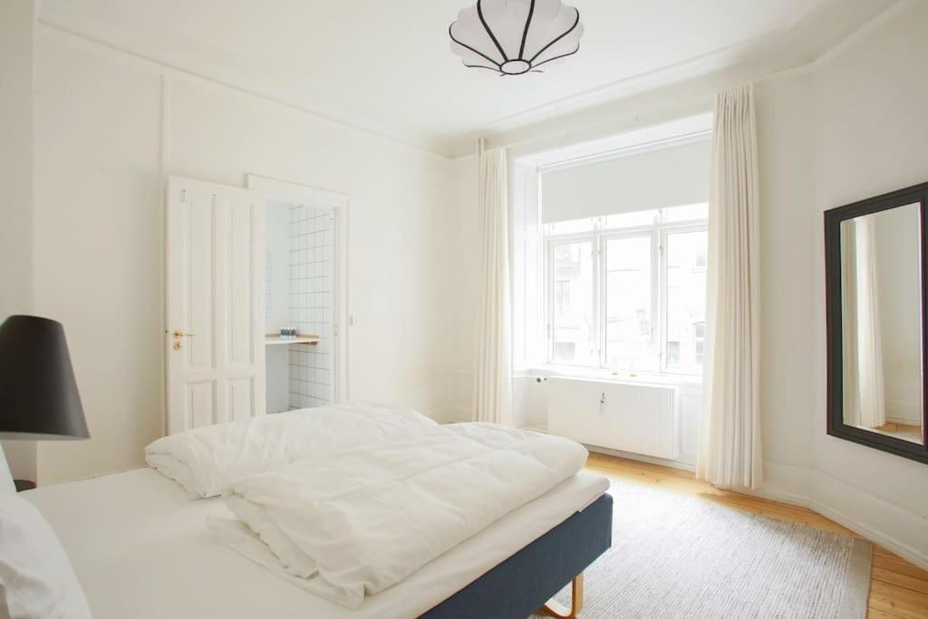 Large & Bright 3br W Whirlpool Near Metro Apartamento