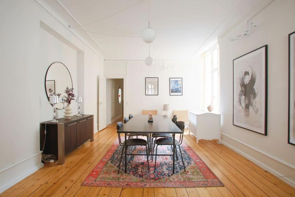 Apartment Large & Bright 3br Flat W Whirlpool Near Metro *