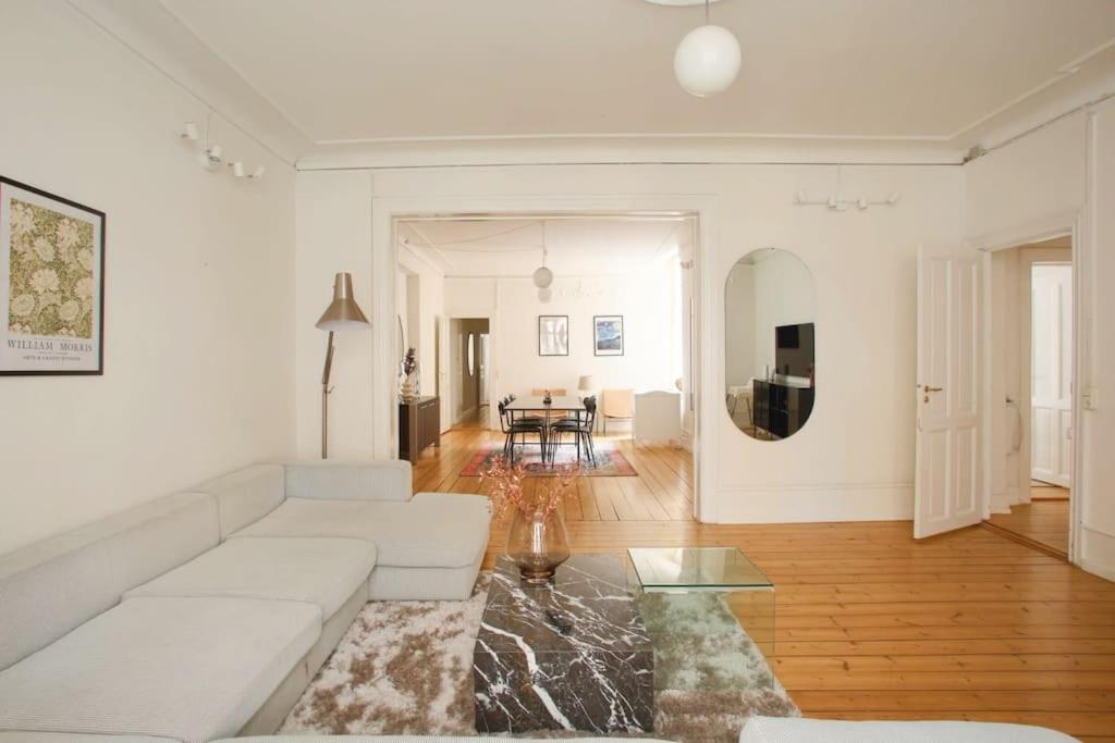 Apartment Large & Bright 3br Flat W Whirlpool Near Metro *