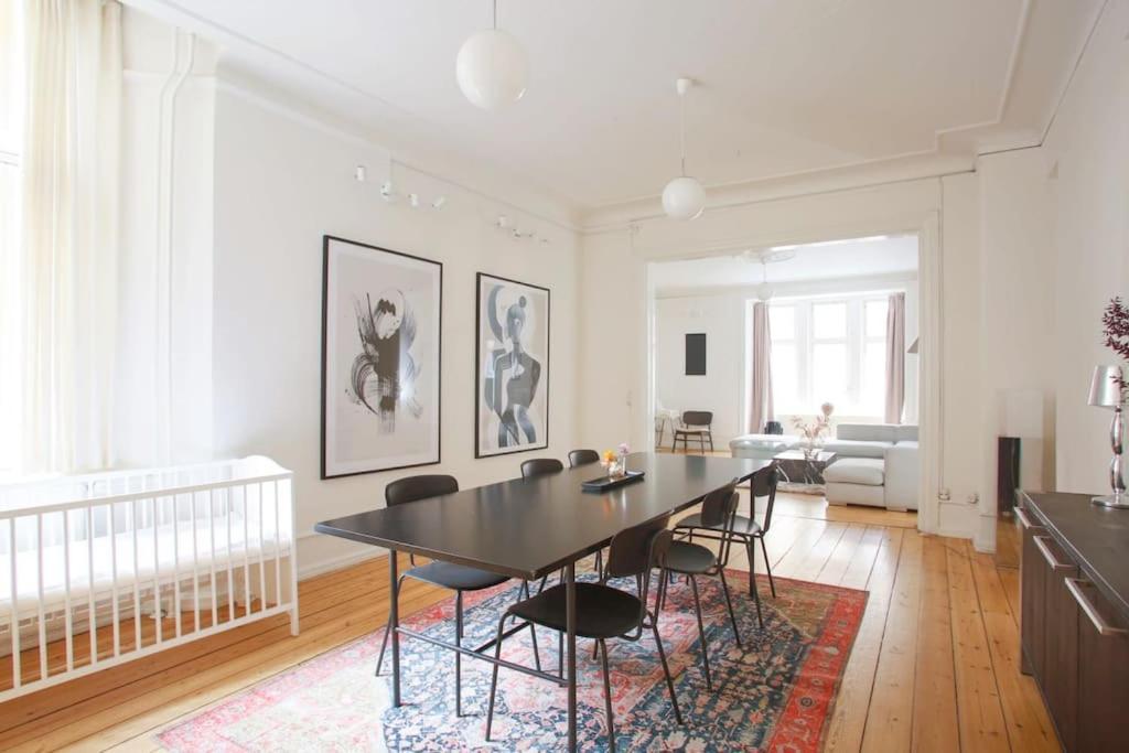 Apartment Large & Bright 3br Flat W Whirlpool Near Metro *