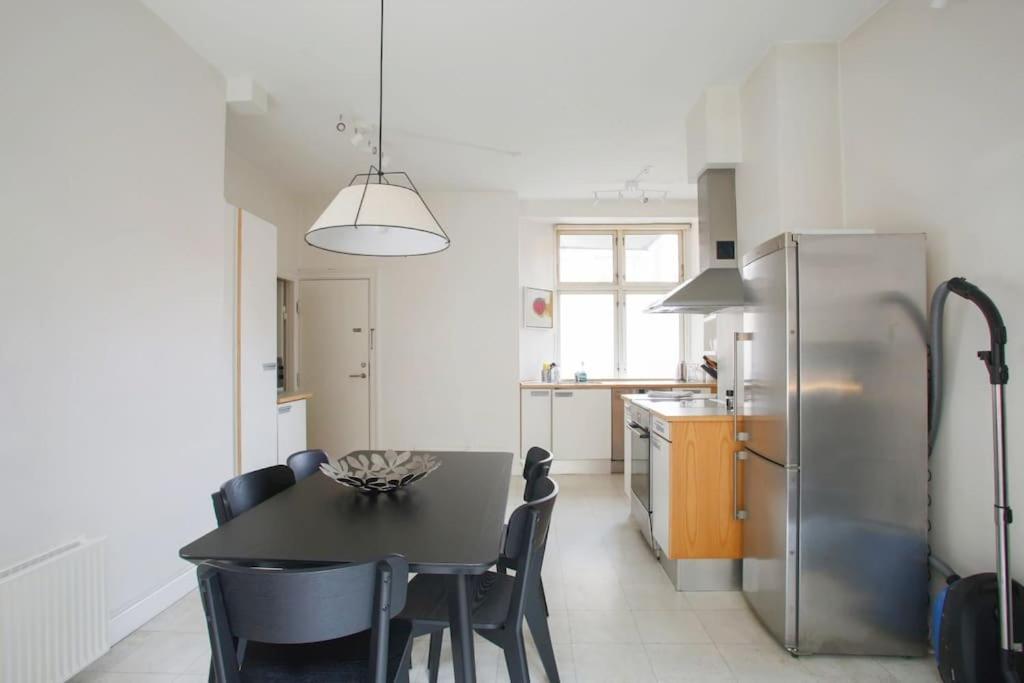Apartment Large & Bright 3br Flat W Whirlpool Near Metro Copenhagen